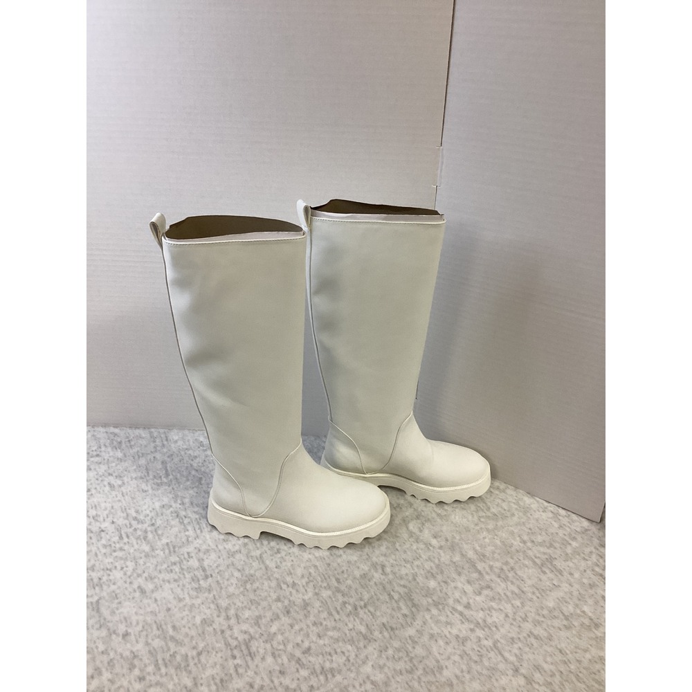 Aerosoles Slalom White PU Tall Lug Sole Boots Womens 5.5M NEW